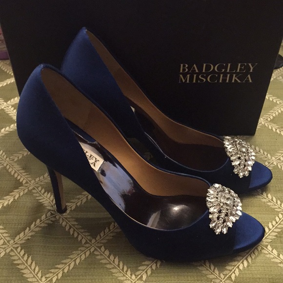 Badgley Mischka Open Toe with Crystal Heels - Picture 3 of 6
